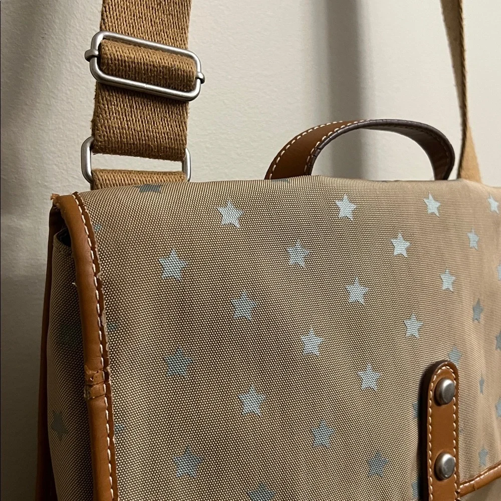 Fossil Tan Star-Patterned Bag - Picture 3 of 14